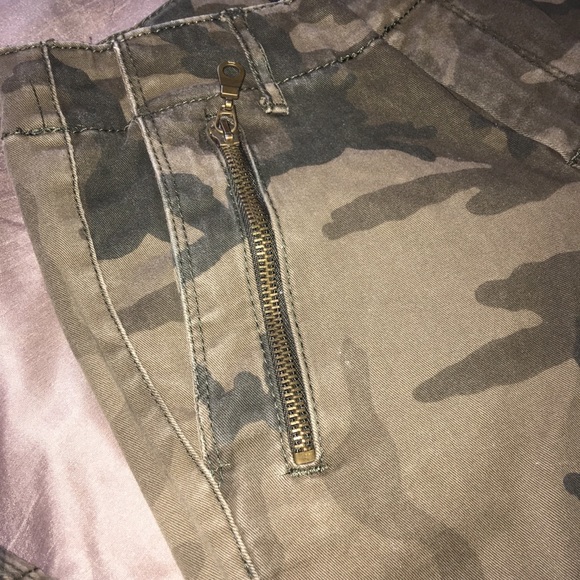 Zara Camouflage Skinny Jeans with Zip Details - Picture 2 of 8